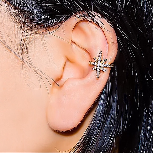 ⚜️[𝟯/$𝟮𝟴]⚜️CZ Gold Star Crystal Cuff Earring NEW - Picture 4 of 10